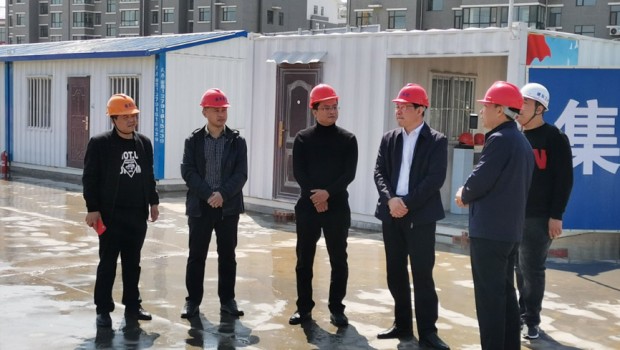 青州市副市長(zhǎng)石凌峰一行到堯王山花園B區(qū)施工現(xiàn)場(chǎng)檢查指導(dǎo)工作